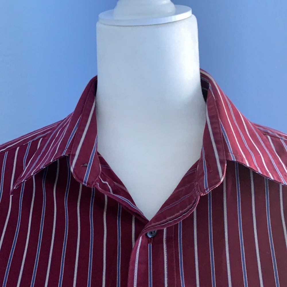 Roundtree and Yorke men’s dress shirt: M